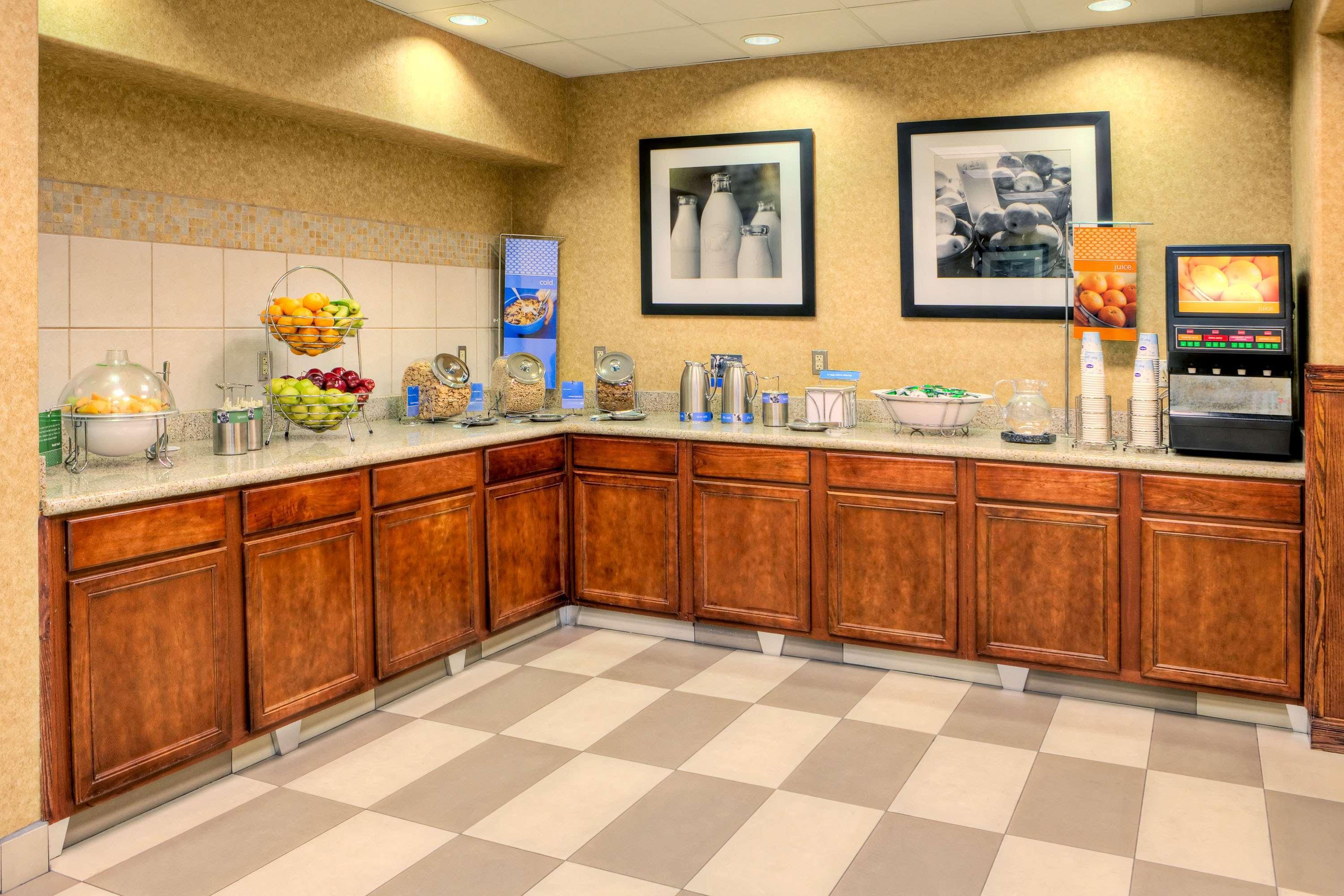 Hampton Inn & Suites Palmdale Ngoại thất bức ảnh