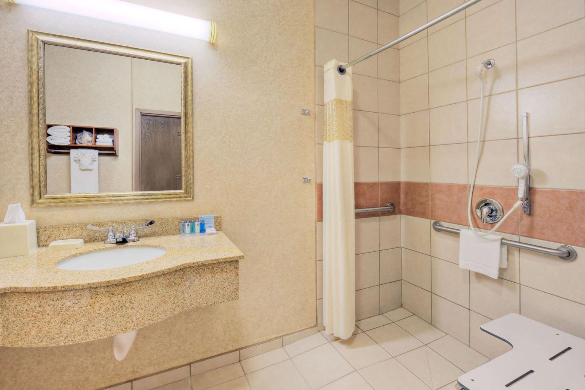 Hampton Inn & Suites Palmdale Ngoại thất bức ảnh