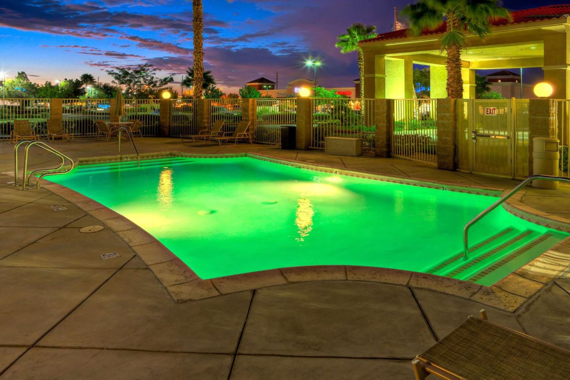 Hampton Inn & Suites Palmdale Ngoại thất bức ảnh